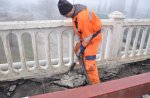 По улице Ермакова начался ремонт моста