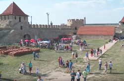 День Государственного флага России торжественно отметили в Бендерской крепости