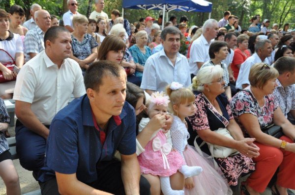 Роман Иванченко поздравил жителей Каменки с 410-летием со дня основания города