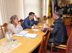 Совет и помощь от главы. Роман Иванченко провел прием граждан по личным вопросам
