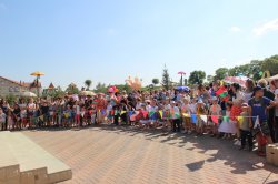 Территория детства. Фестиваль в Бендерской крепости 1 июня собрал тысячи мальчишек и девчонок, а также их родителей