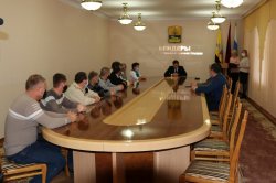 Глава Бендер встретился со строителями путепровода на Котовского-Панина