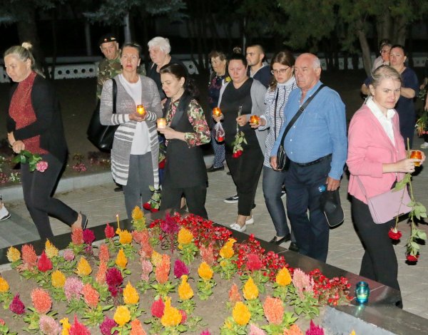 В Бендерах зажгли сотни свечей в честь павших воинов-освободителей (+ фотоотчет)